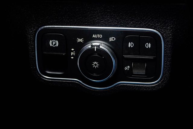 2022 Mercedes-Benz GLB GLB 250 4MATIC SUV - 23040391 - 30