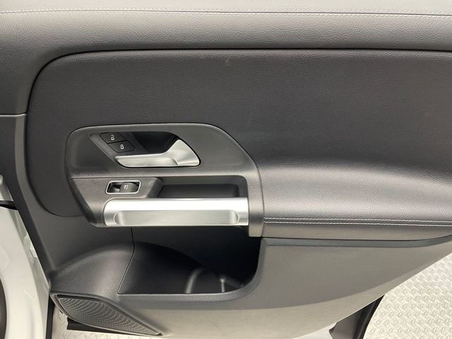 2022 Mercedes-Benz GLB GLB 250 4MATIC SUV - 22963387 - 35