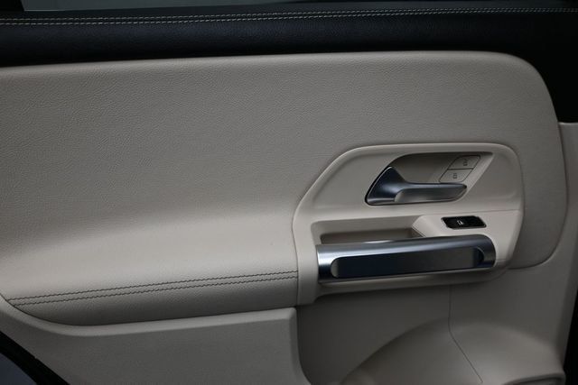 2022 Mercedes-Benz GLB GLB 250 SUV - 23055046 - 9