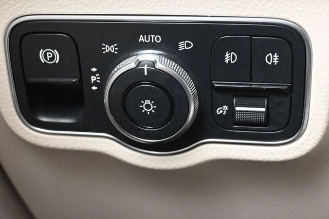 2022 Mercedes-Benz GLB GLB 250 SUV - 23055046 - 24