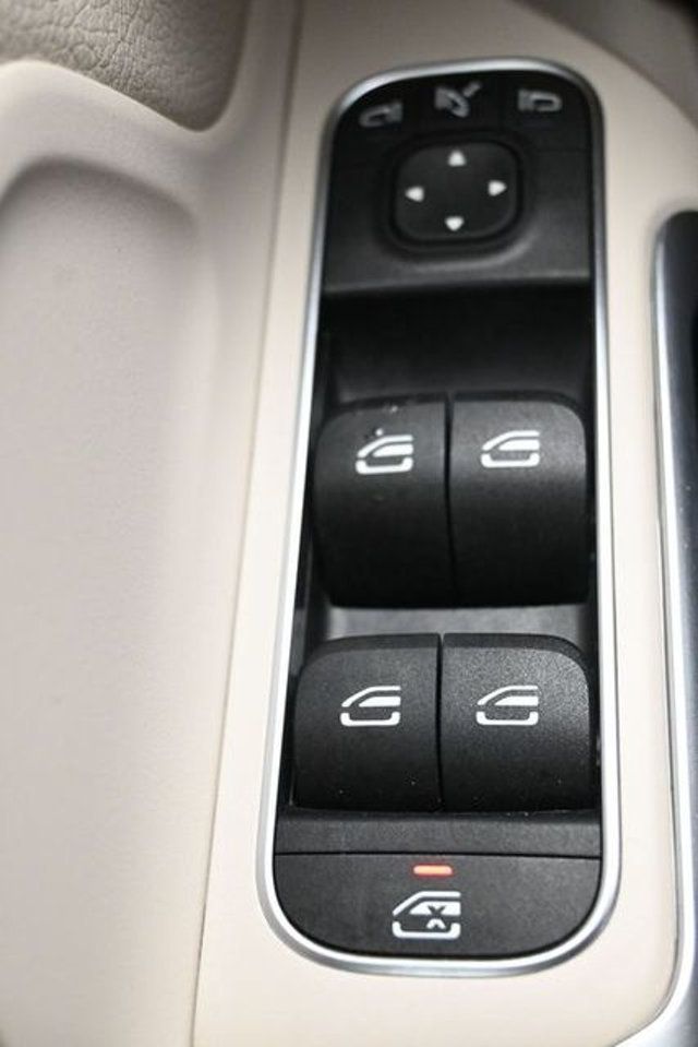 2022 Mercedes-Benz GLB GLB 250 SUV - 23055046 - 25