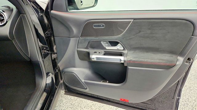 2022 Mercedes-Benz GLB GLB 250 SUV - 22964030 - 25