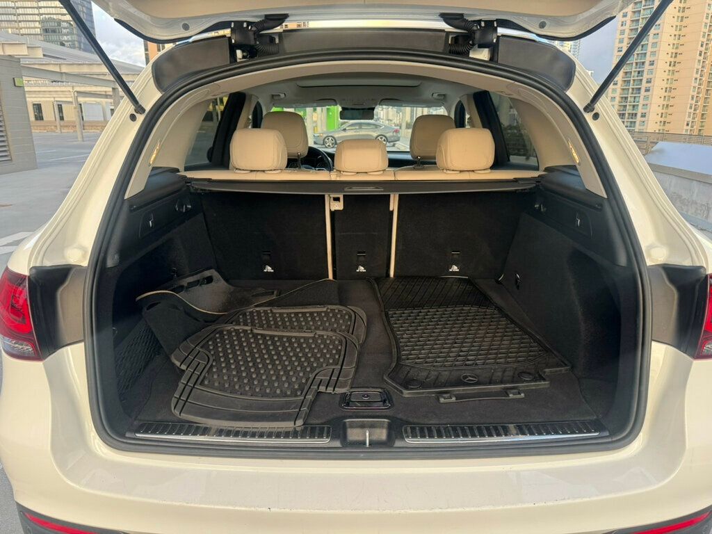 2022 Mercedes-Benz GLC 1-Owner - 22968743 - 14