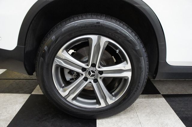 2022 Mercedes-Benz GLC 1-Owner, Panorama Roof, Ambiant Lights - 22968743 - 9