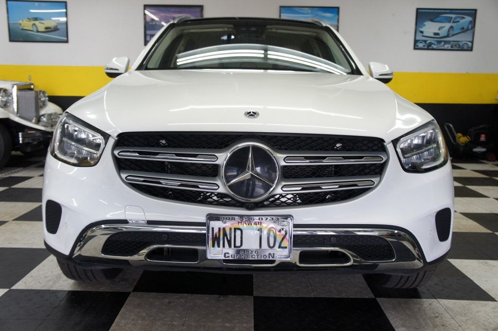 2022 Mercedes-Benz GLC 1-Owner, Panorama Roof, Ambiant Lights - 22968743 - 10