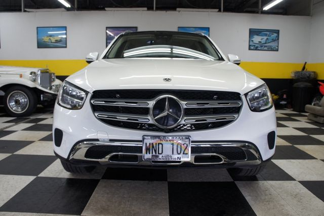 2022 Mercedes-Benz GLC 1-Owner, Panorama Roof, Ambiant Lights - 22968743 - 11