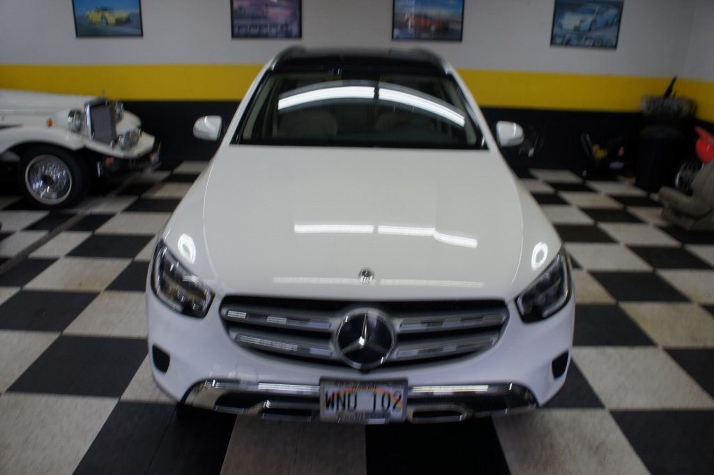 2022 Mercedes-Benz GLC 1-Owner, Panorama Roof, Ambiant Lights - 22968743 - 12