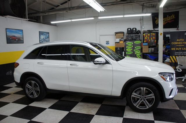 2022 Mercedes-Benz GLC 1-Owner, Panorama Roof, Ambiant Lights - 22968743 - 15