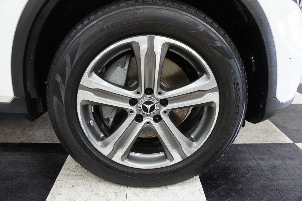 2022 Mercedes-Benz GLC 1-Owner, Panorama Roof, Ambiant Lights - 22968743 - 16