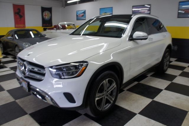 2022 Mercedes-Benz GLC 1-Owner, Panorama Roof, Ambiant Lights - 22968743 - 1