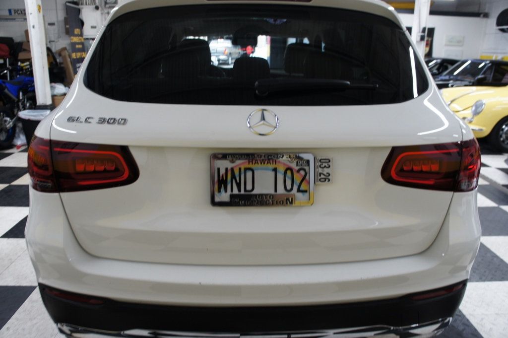 2022 Mercedes-Benz GLC 1-Owner, Panorama Roof, Ambiant Lights - 22968743 - 21