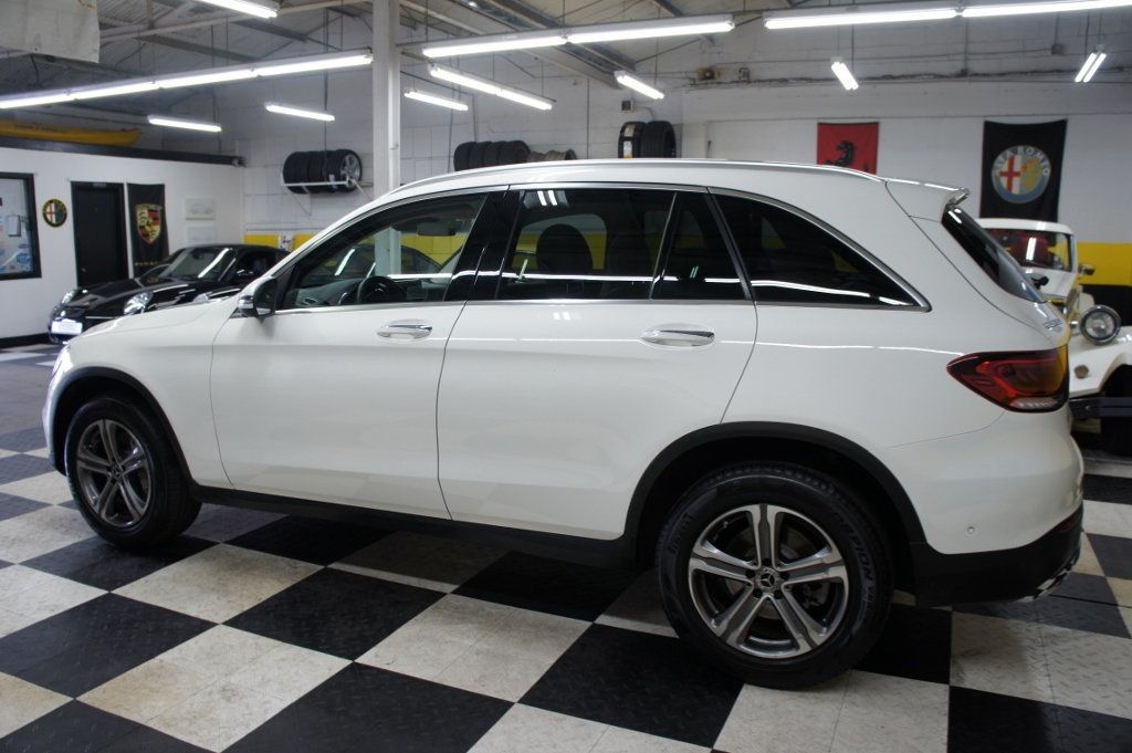 2022 Mercedes-Benz GLC 1-Owner, Panorama Roof, Ambiant Lights - 22968743 - 23