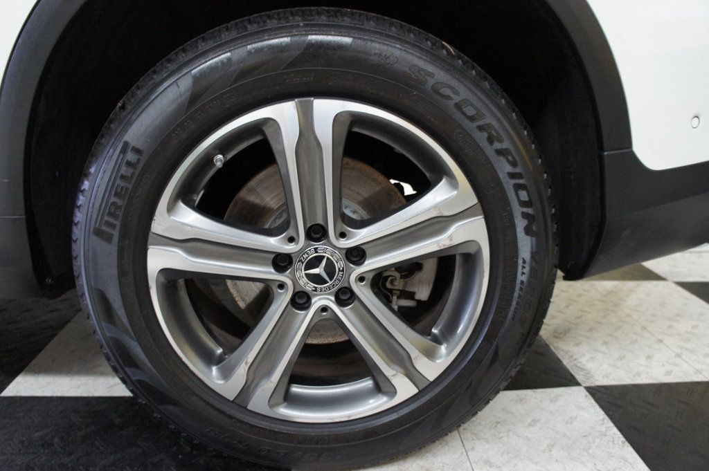 2022 Mercedes-Benz GLC 1-Owner, Panorama Roof, Ambiant Lights - 22968743 - 24