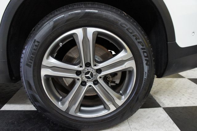 2022 Mercedes-Benz GLC 1-Owner, Panorama Roof, Ambiant Lights - 22968743 - 24