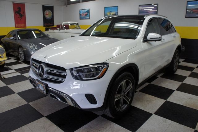 2022 Mercedes-Benz GLC 1-Owner, Panorama Roof, Ambiant Lights - 22968743 - 27