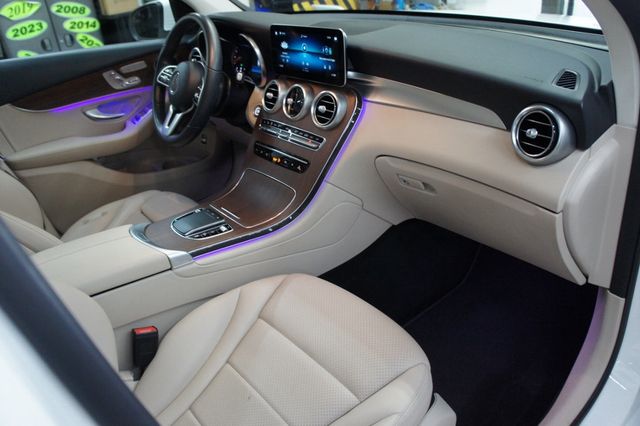2022 Mercedes-Benz GLC 1-Owner, Panorama Roof, Ambiant Lights - 22968743 - 3