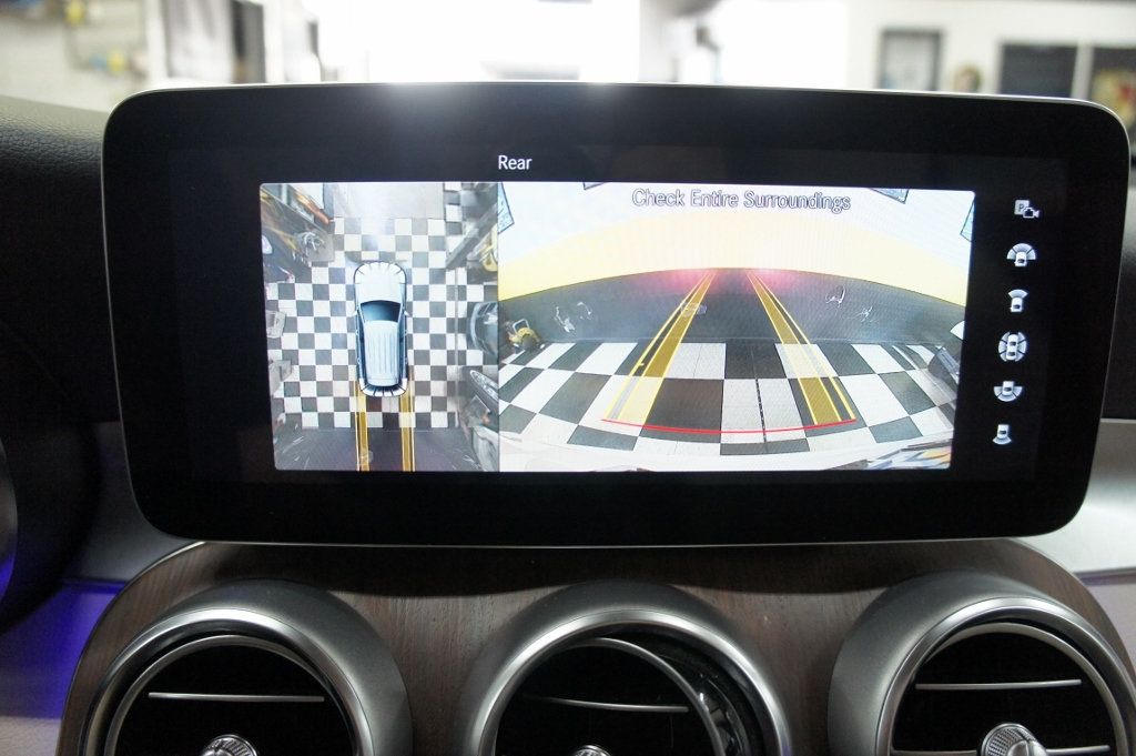 2022 Mercedes-Benz GLC 1-Owner, Panorama Roof, Ambiant Lights - 22968743 - 41