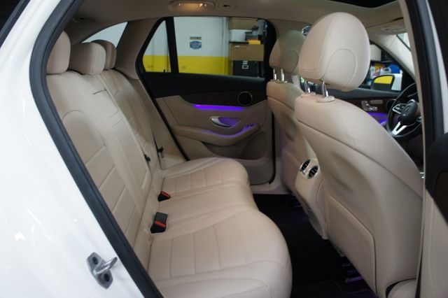 2022 Mercedes-Benz GLC 1-Owner, Panorama Roof, Ambiant Lights - 22968743 - 48