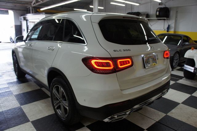 2022 Mercedes-Benz GLC 1-Owner, Panorama Roof, Ambiant Lights - 22968743 - 52