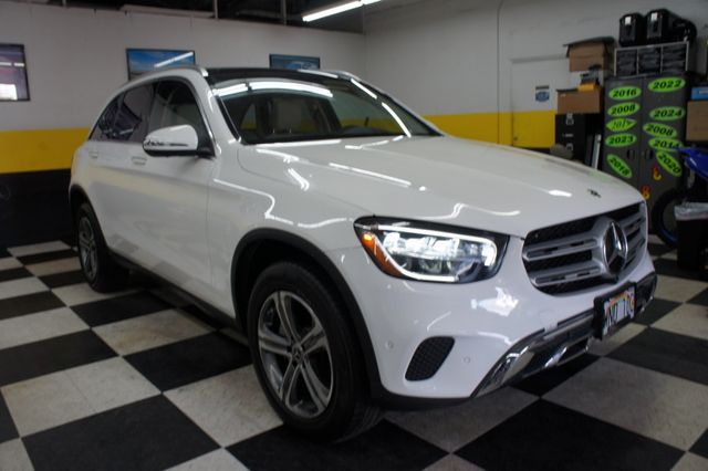 2022 Mercedes-Benz GLC 1-Owner, Panorama Roof, Ambiant Lights - 22968743 - 57