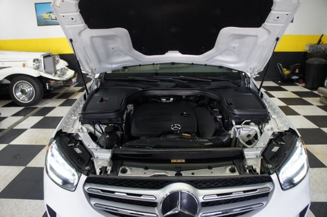 2022 Mercedes-Benz GLC 1-Owner, Panorama Roof, Ambiant Lights - 22968743 - 60