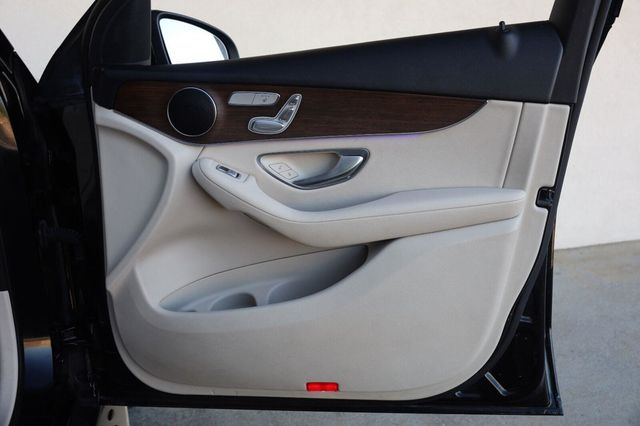 2022 Mercedes-Benz GLC GLC 300 - 23093858 - 25
