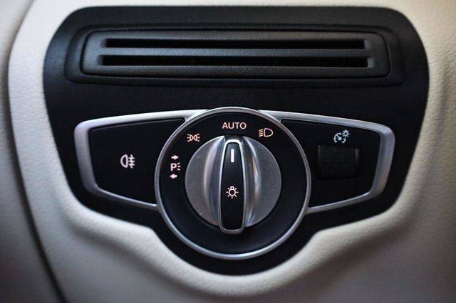 2022 Mercedes-Benz GLC GLC 300 - 23093858 - 35