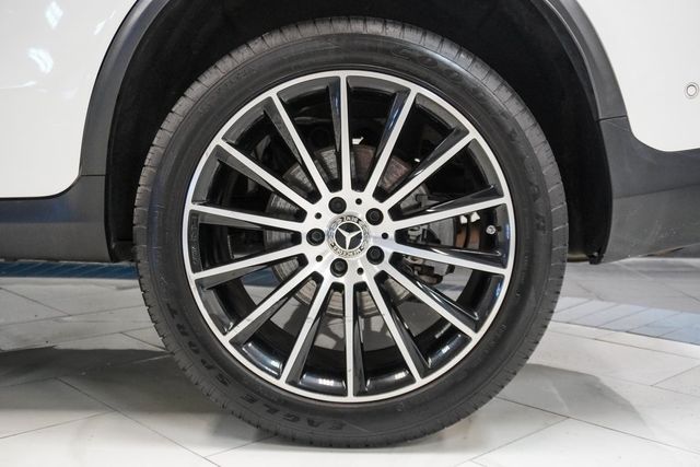 2022 Mercedes Benz GLC 300 4MATIC Coupe photo 37