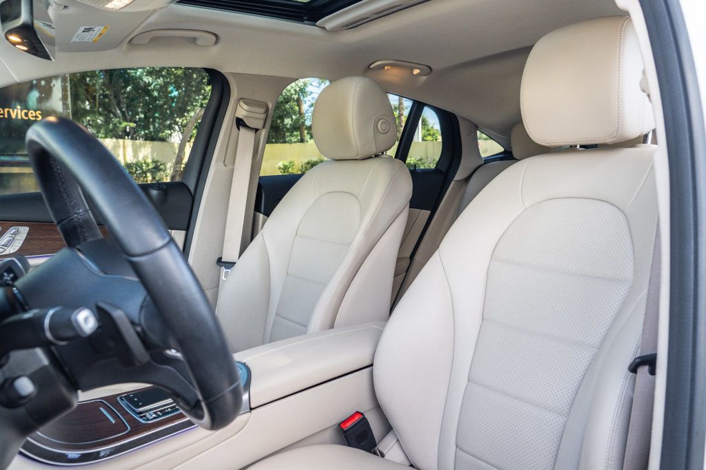 2022 Mercedes Benz GLC 300 4MATIC Coupe photo 12