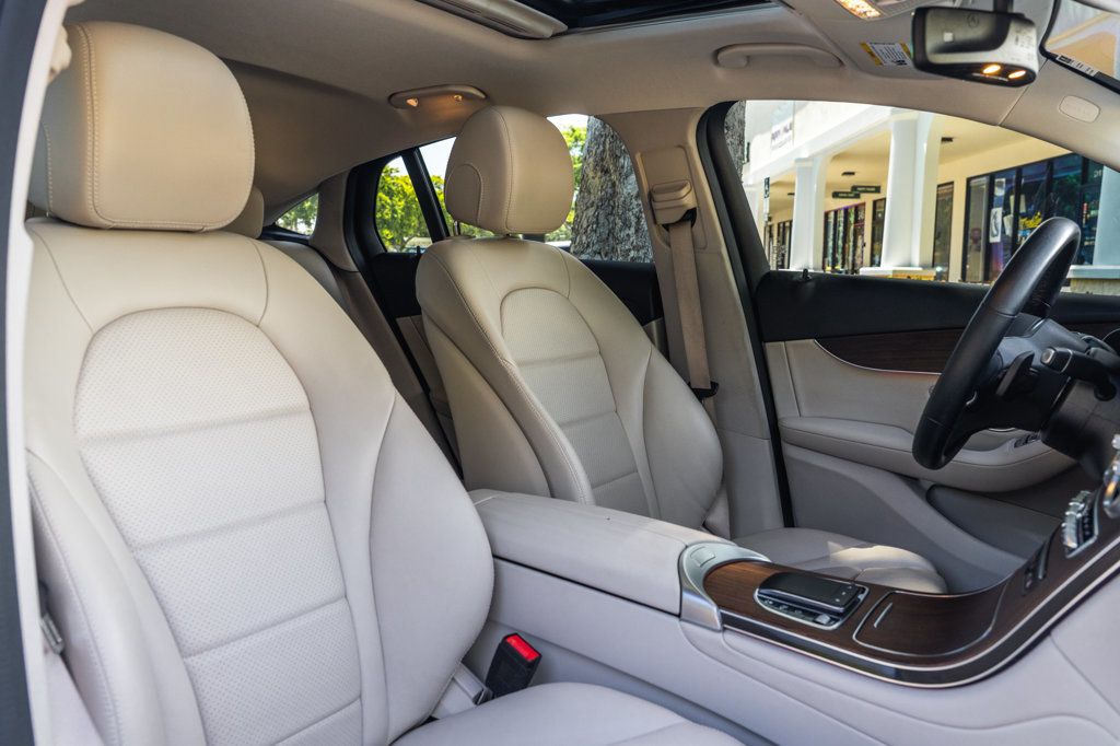 2022 Mercedes Benz GLC 300 4MATIC Coupe photo 25