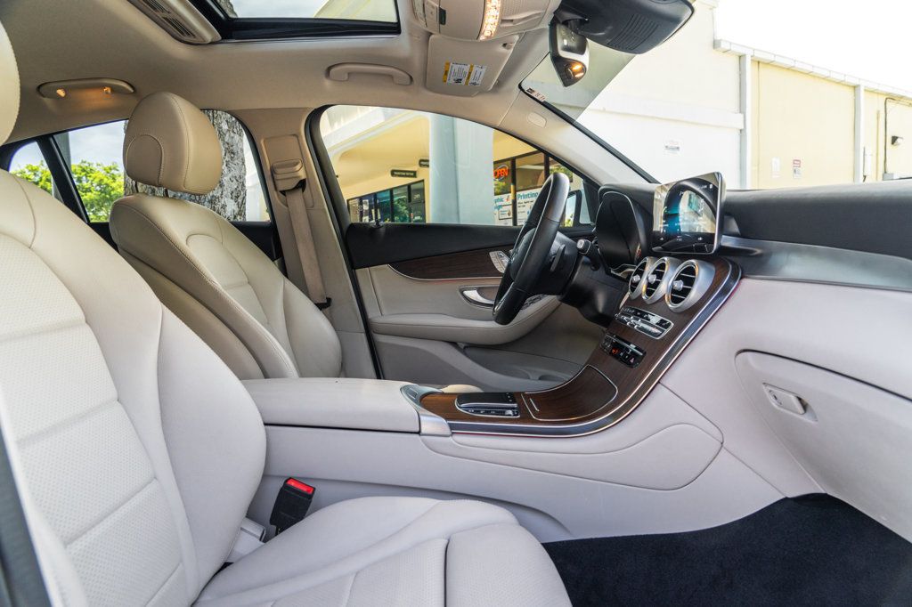 2022 Mercedes Benz GLC 300 4MATIC Coupe photo 26