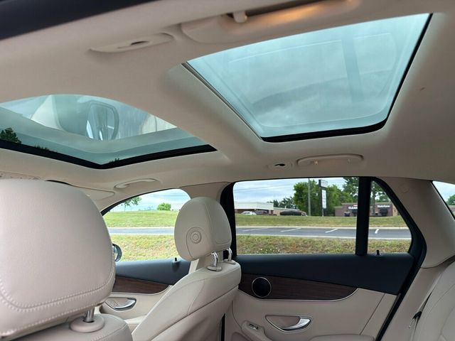 2022 Mercedes-Benz GLC GLC 300 4MATIC SUV - 23020233 - 22