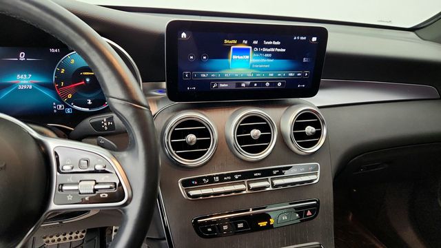 2022 Mercedes-Benz GLC GLC 300 4MATIC SUV with AMG Line Pkg, Pano Sunroof & 20'' Wheels - 22955013 - 16