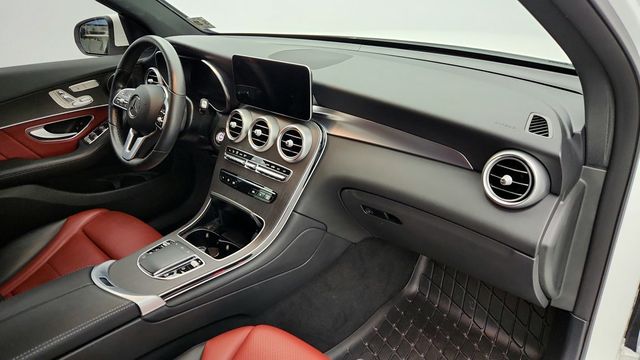 2022 Mercedes-Benz GLC GLC 300 4MATIC SUV with AMG Line Pkg, Pano Sunroof & 20'' Wheels - 22955013 - 23