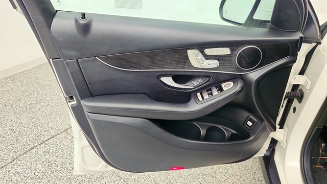 2022 Mercedes-Benz GLC GLC 300 4MATIC SUV w/ Multimedia Pkg Lite & Premium Pkg Lite - 23005658 - 9