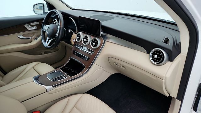 2022 Mercedes-Benz GLC GLC 300 4MATIC SUV w/ Panorama Sunroof & Premium Package Lite - 22953825 - 23