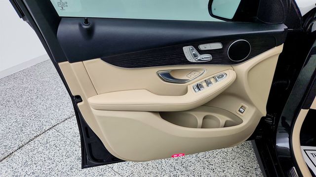 2022 Mercedes-Benz GLC GLC 300 4MATIC SUV w/ Panorama Sunroof & Premium Package Lite - 23009133 - 10