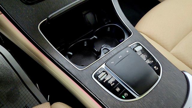 2022 Mercedes-Benz GLC GLC 300 4MATIC SUV w/ Panorama Sunroof & Premium Package Lite - 23009133 - 15