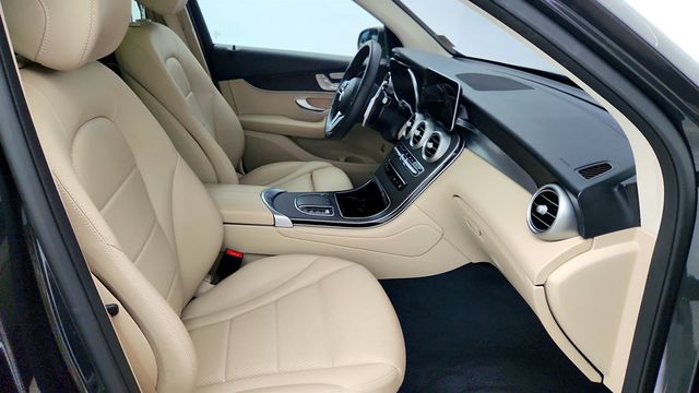 2022 Mercedes-Benz GLC GLC 300 4MATIC SUV w/ Panorama Sunroof & Premium Package Lite - 23009133 - 22