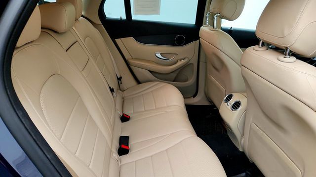 2022 Mercedes-Benz GLC GLC 300 4MATIC SUV w/ Panorama Sunroof & Premium Pkg Lite - 23038809 - 22