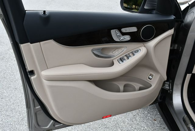 2022 Mercedes-Benz GLC GLC 300 RWD 4-Door SUV W/Premium Lite Package - 22969037 - 37