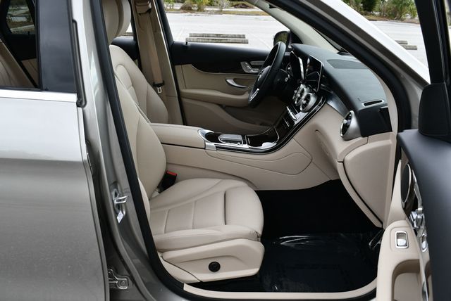 2022 Mercedes-Benz GLC GLC 300 RWD 4-Door SUV W/Premium Lite Package - 22969037 - 45