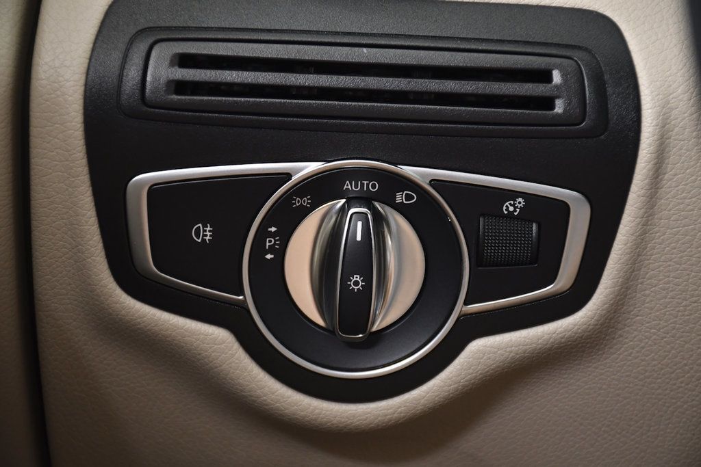 2022 Mercedes-Benz GLC GLC 300 SUV - 23068844 - 32