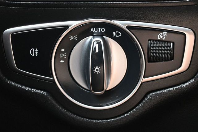 2022 Mercedes-Benz GLC GLC 300 SUV - 23039304 - 22