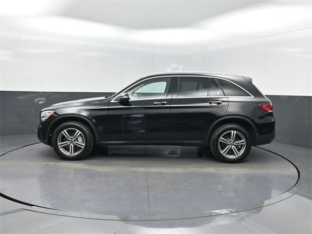 2022 Mercedes Benz GLC 300 photo 2