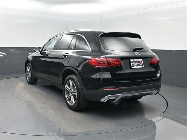 2022 Mercedes Benz GLC 300 photo 3