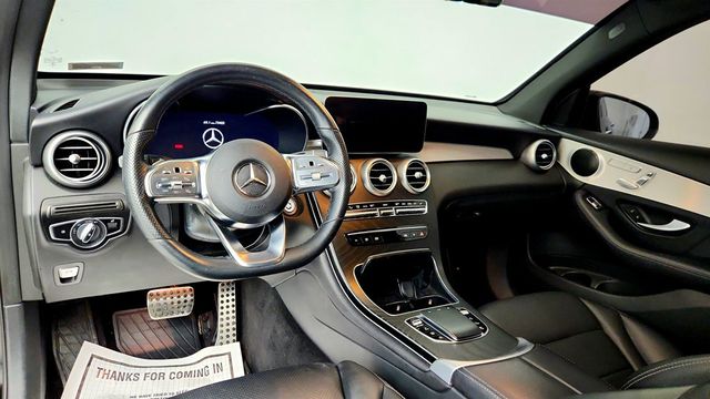 2022 Mercedes-Benz GLC GLC 300 SUV w/ AMG Line Pkg, Panorama Sunroof & 20'' AMG Wheels - 23006892 - 11