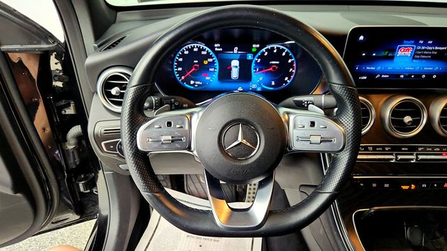 2022 Mercedes-Benz GLC GLC 300 SUV w/ AMG Line Pkg, Panorama Sunroof & 20'' AMG Wheels - 23006892 - 12