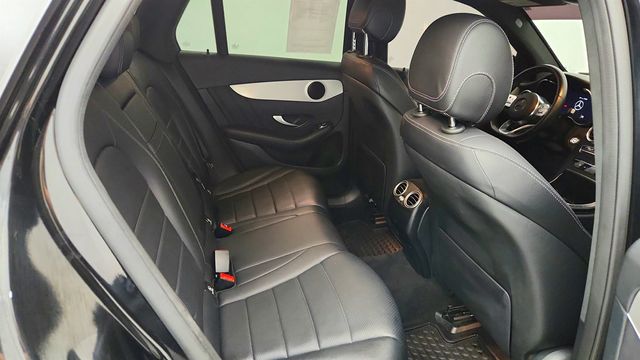 2022 Mercedes-Benz GLC GLC 300 SUV w/ AMG Line Pkg, Panorama Sunroof & 20'' AMG Wheels - 23006892 - 22