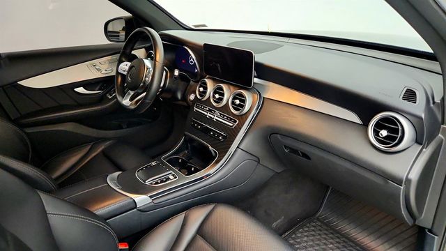2022 Mercedes-Benz GLC GLC 300 SUV w/ AMG Line Pkg, Panorama Sunroof & 20'' AMG Wheels - 23006892 - 24